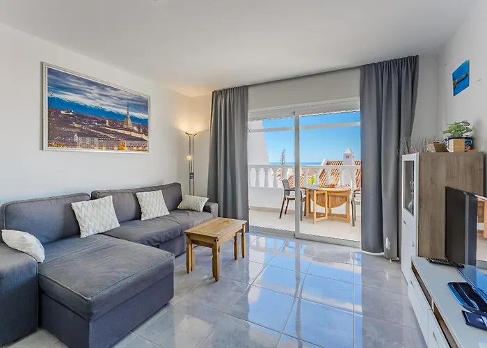 Club Louise * 圣米格尔德阿沃纳