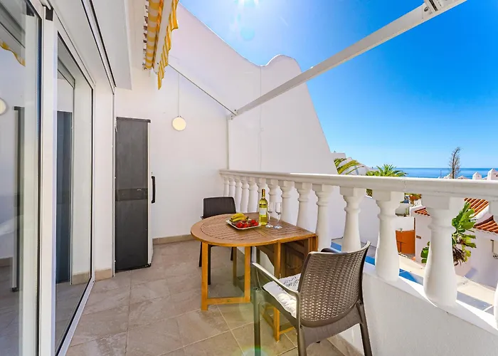 Club Louise * 圣米格尔德阿沃纳